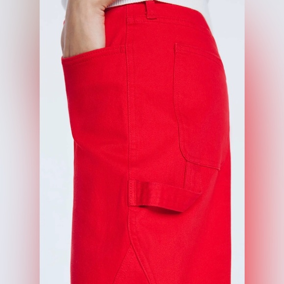 Free Assembly Women's Midrise Cropped Barrel Jeans, 27.5"
Inseam - Picture 3 of 5